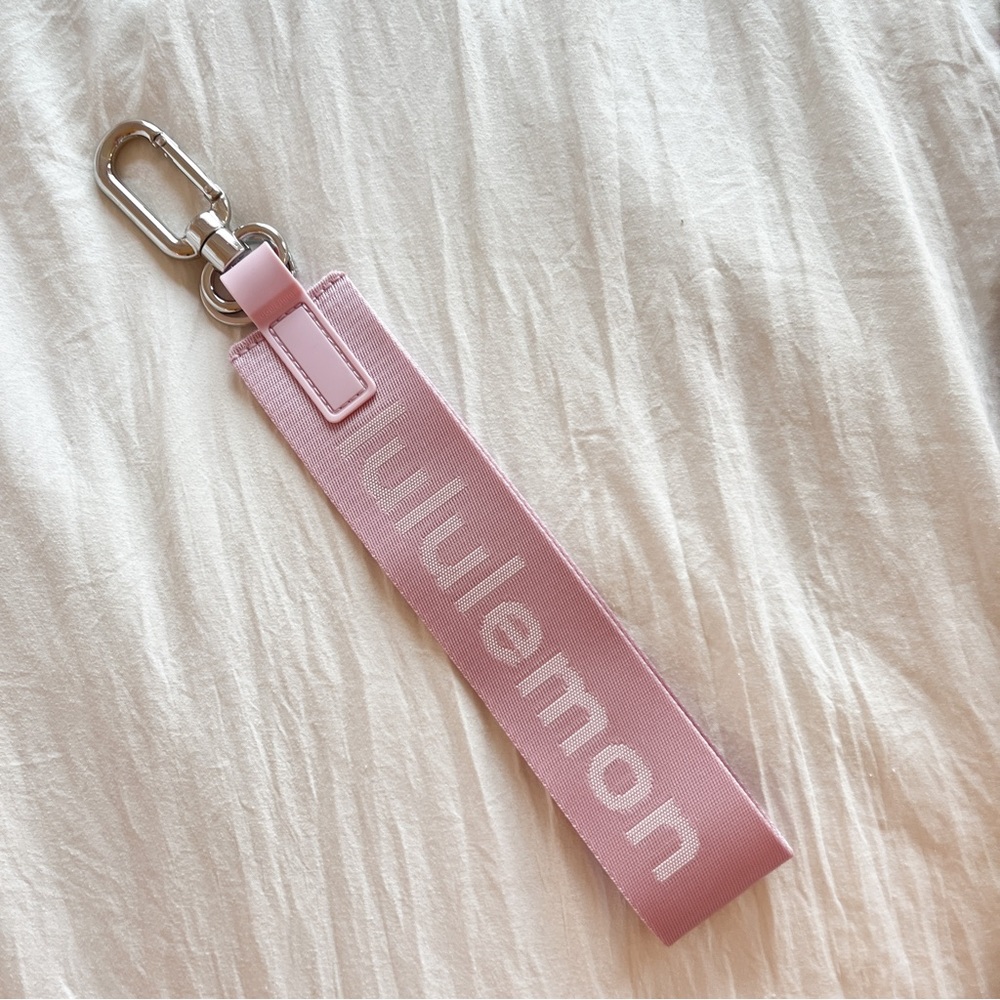 Lululemon Never Lost Keychain - Peony Pink/Opal White